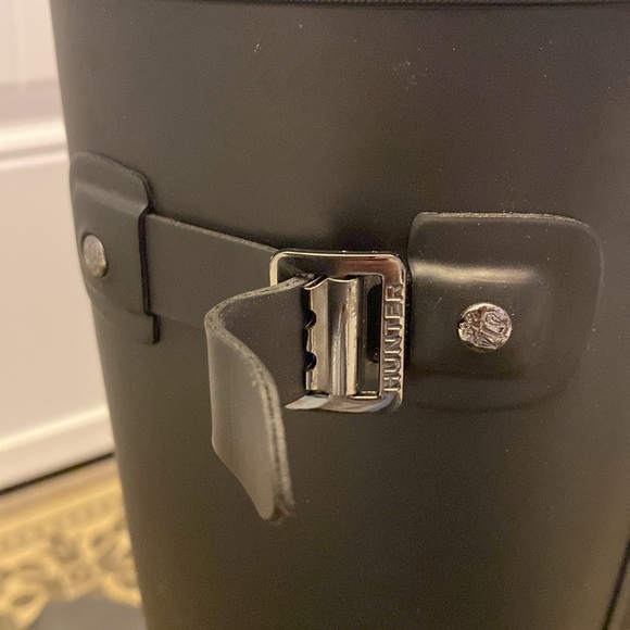 Size 10 black Hunter rain boots - Picture 5 of 5